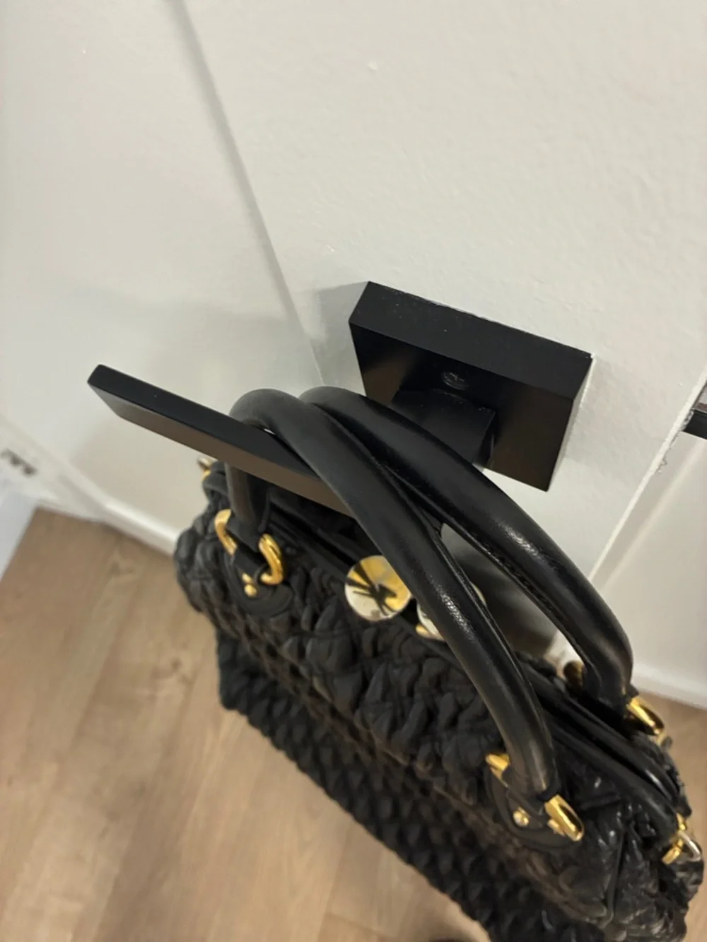 Marc Jacobs Y2K Quilted Leather Bag with Gold Chain (Stam-style) - Picture 9 of 10